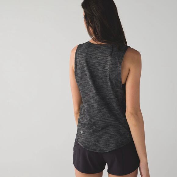 Lululemon Var-City Muscle Tank in Heathered Black size 2 lightweight top crew - Picture 2 of 9